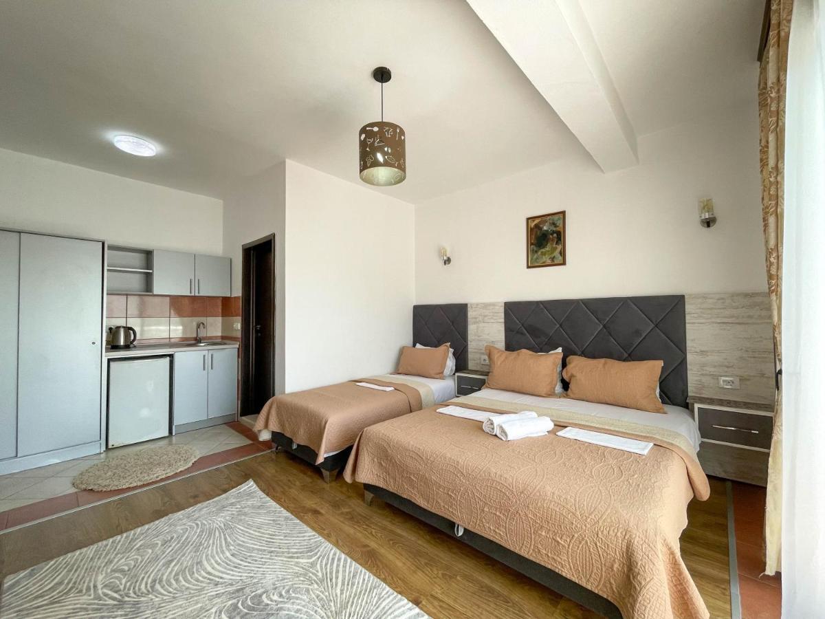 B&B Lovac Hasa 2 ウルツィニ エクステリア 写真
