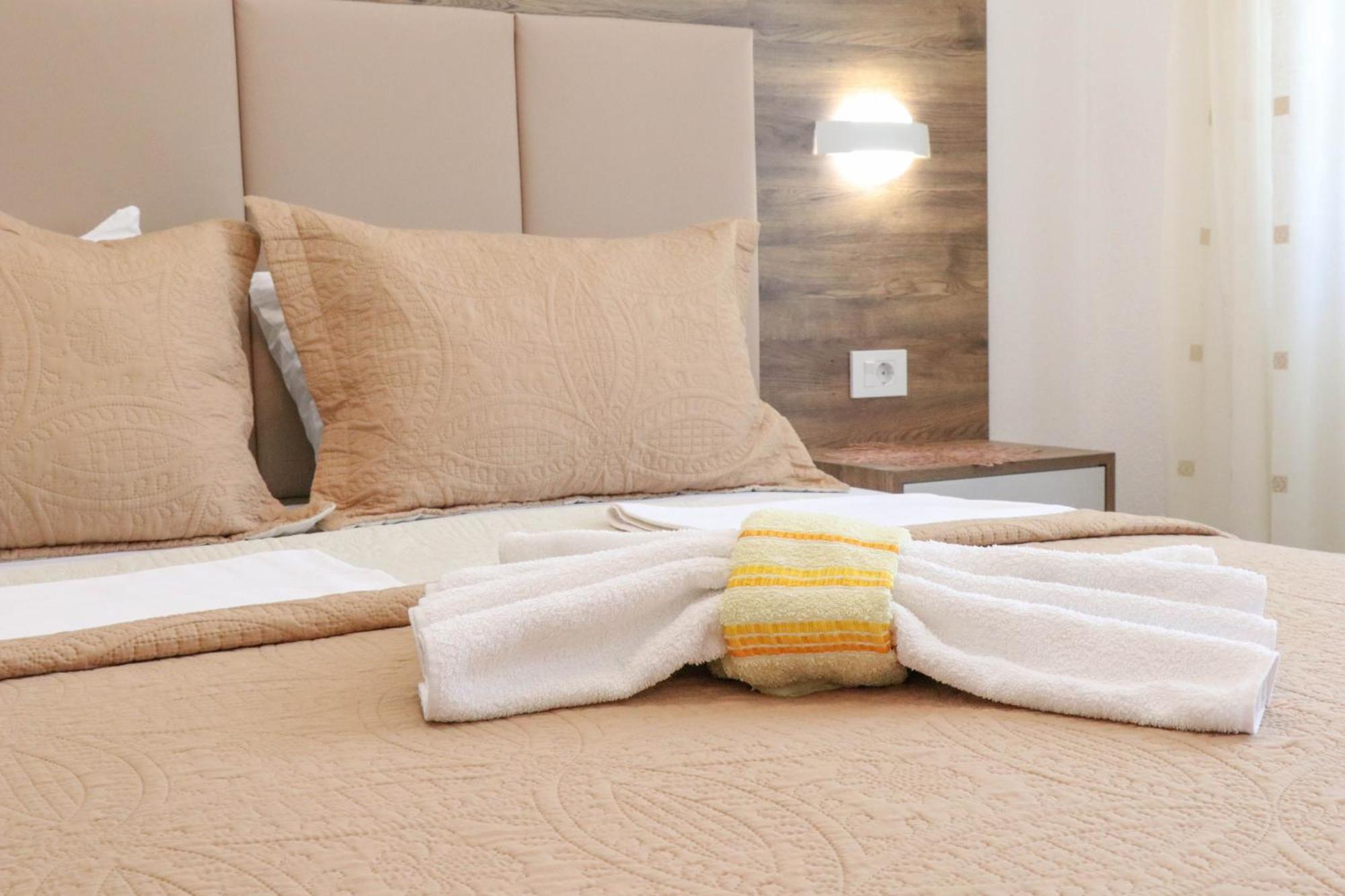 B&B Lovac Hasa 2 ウルツィニ 部屋 写真